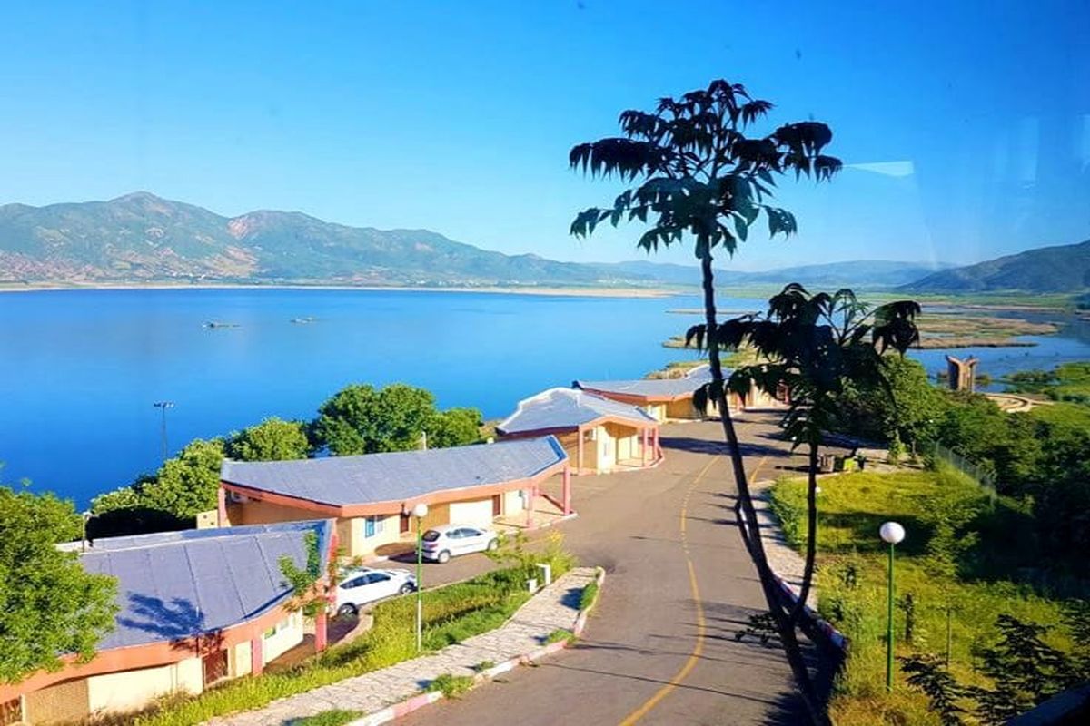 آب سد گاران به سمت تالاب زریوار روانه شد