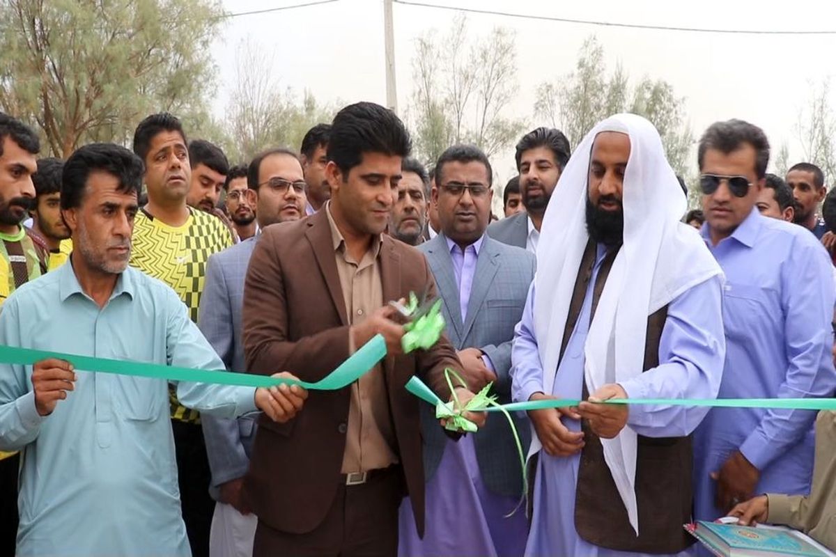 افتتاح پروژه زمین چمن مصنوعی مینی‌فوتبال در نقطه صفر مرزی سیستان و بلوچستان