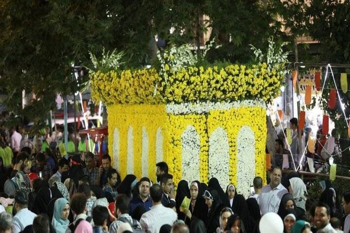 توزیع بیش از ۵۰ هزار شاخه گل بین شرکت کنندگان اجتماع بزرگ امام رضایی ها