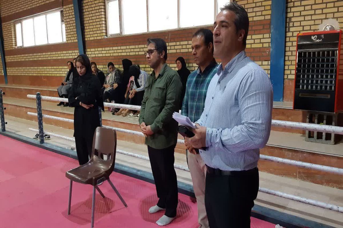 تجلیل فرماندار سیروان از مدال آوران کاراته شهرستان