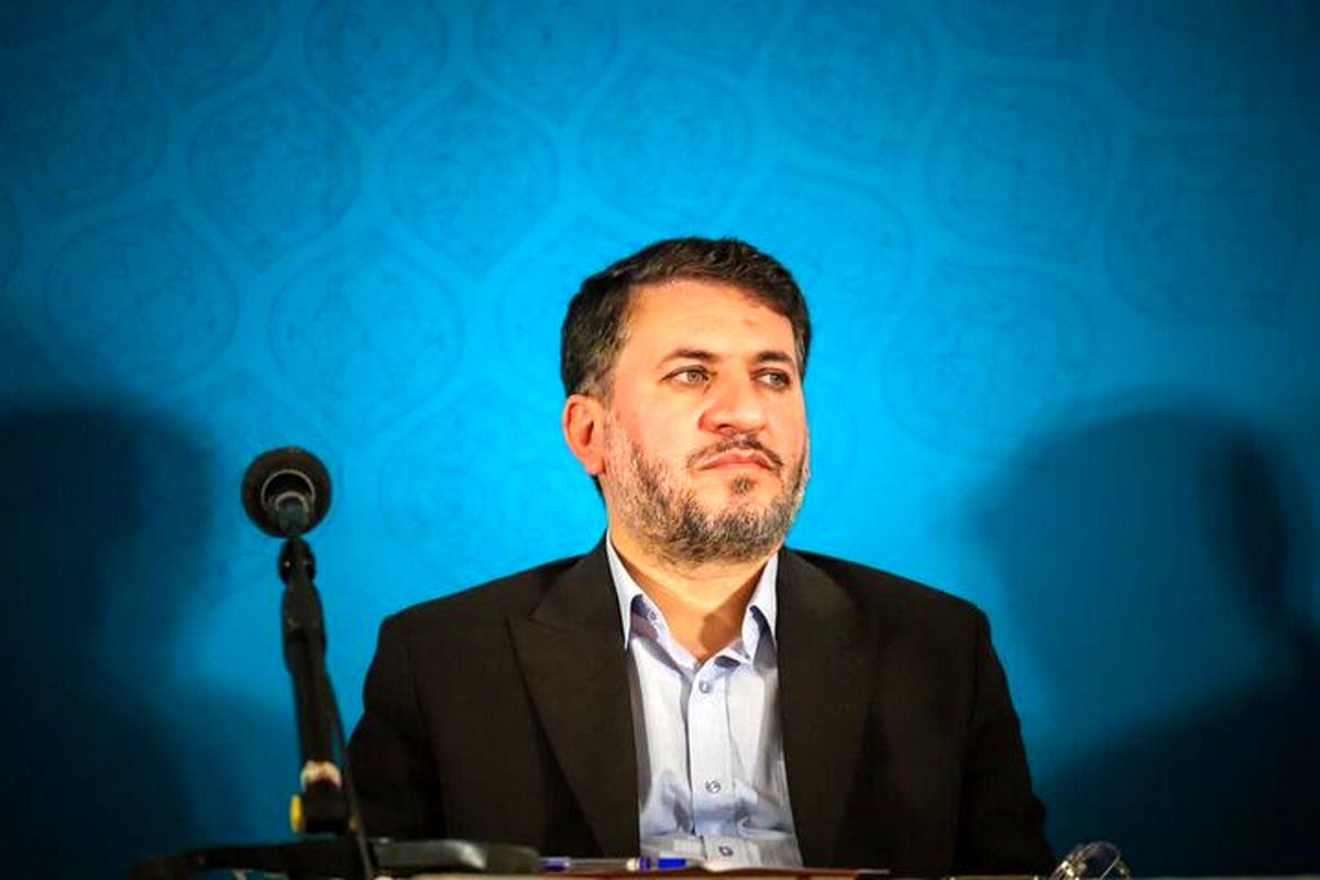 استاندار یزد: مسئولان استان باید مشکلات را از مقابل بخش خصوصی بردارند