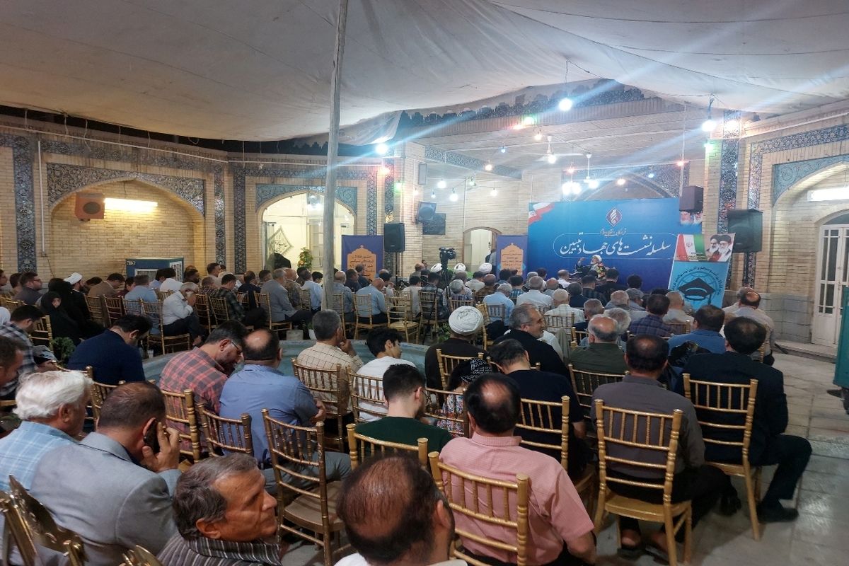 پورمحمدی : نیروهای انقلابی در انتخابات یکدست شوند