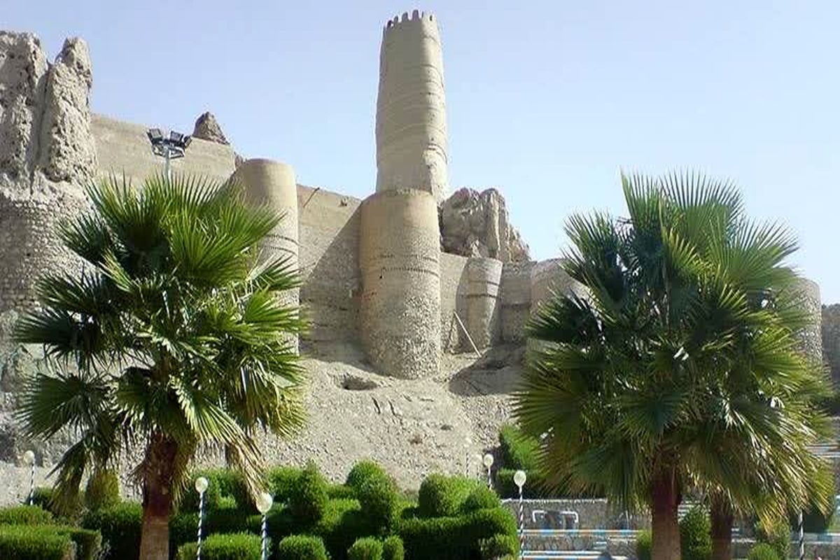 خبری خوب از مرمت قلعه منوجان/ صنایع مسئول به کمک بازسازی آثار تاریخی شتافتند
