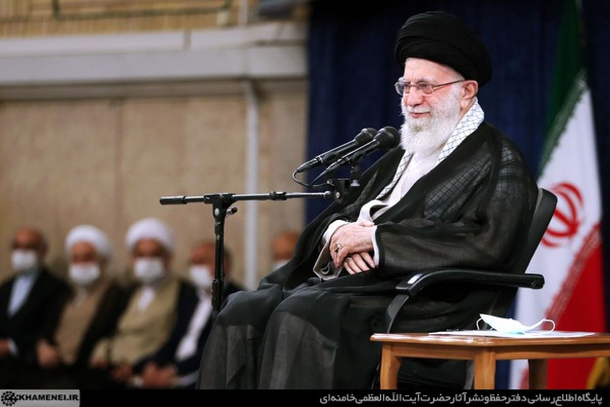 رهبر انقلاب: غفلت حوزه علمیه از اهمیت تبلیغ موجب استحاله فرهنگی جامعه می‌شود