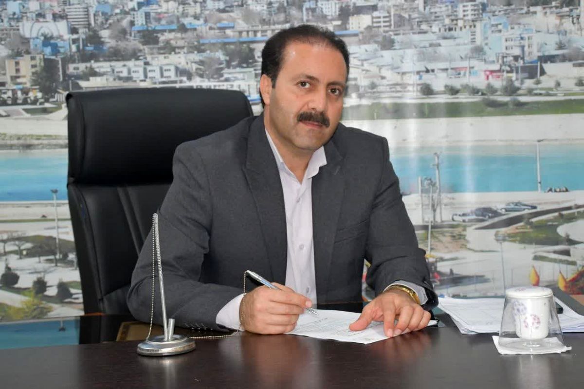 شستشو، پاکسازی و رنگ آمیزی معابر ورودی شهر یاسوج هم اکنون در حال اجراست