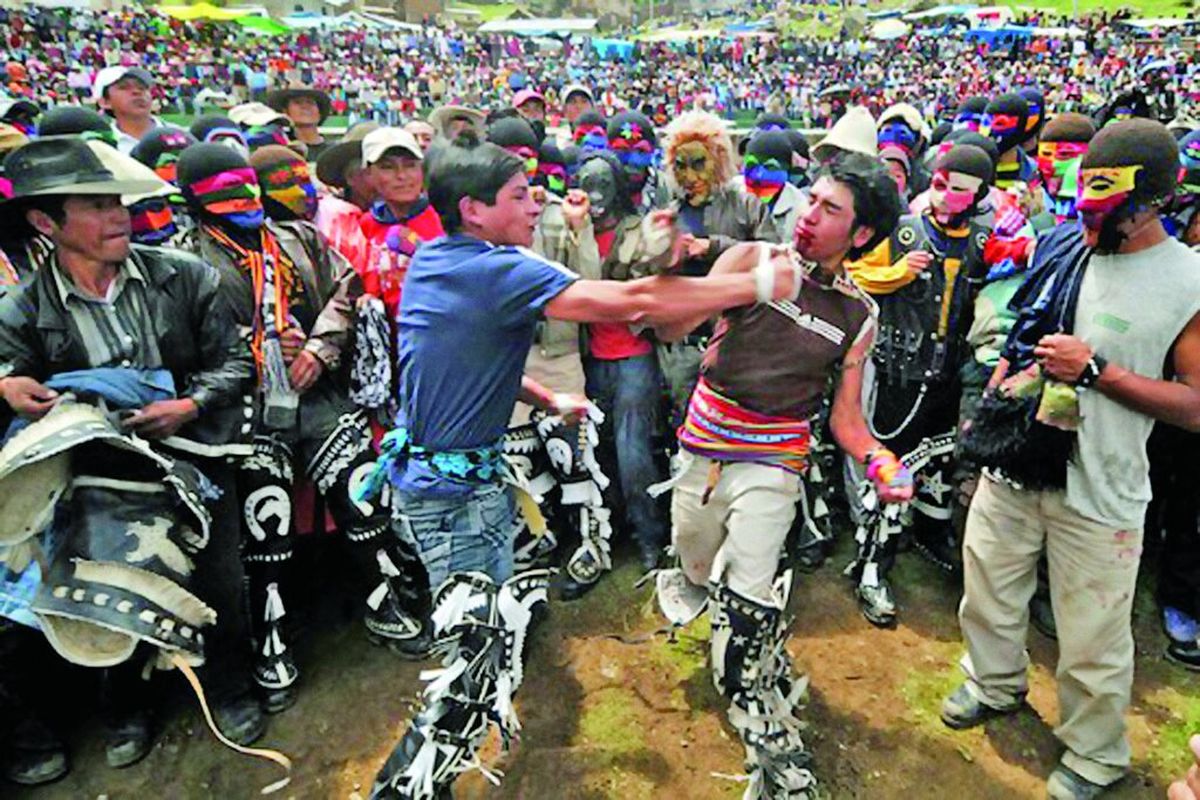 برگزاری «تاکاناکوی»، جشنواره جنگ در پرو / اینجا خون به جوش می‌آید