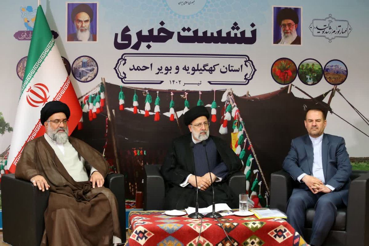 تأکید رئیس جمهور بر جذب نیروی بومی در پروژه ها / با کار جهادی عقب ماندگی ها را در استان جبران کنیم