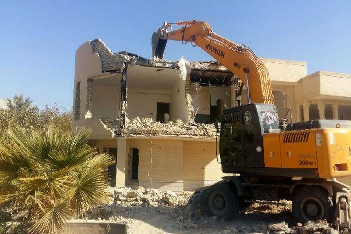 ملک غیر مجاز هزار متری در محله حصارک تخریب شد