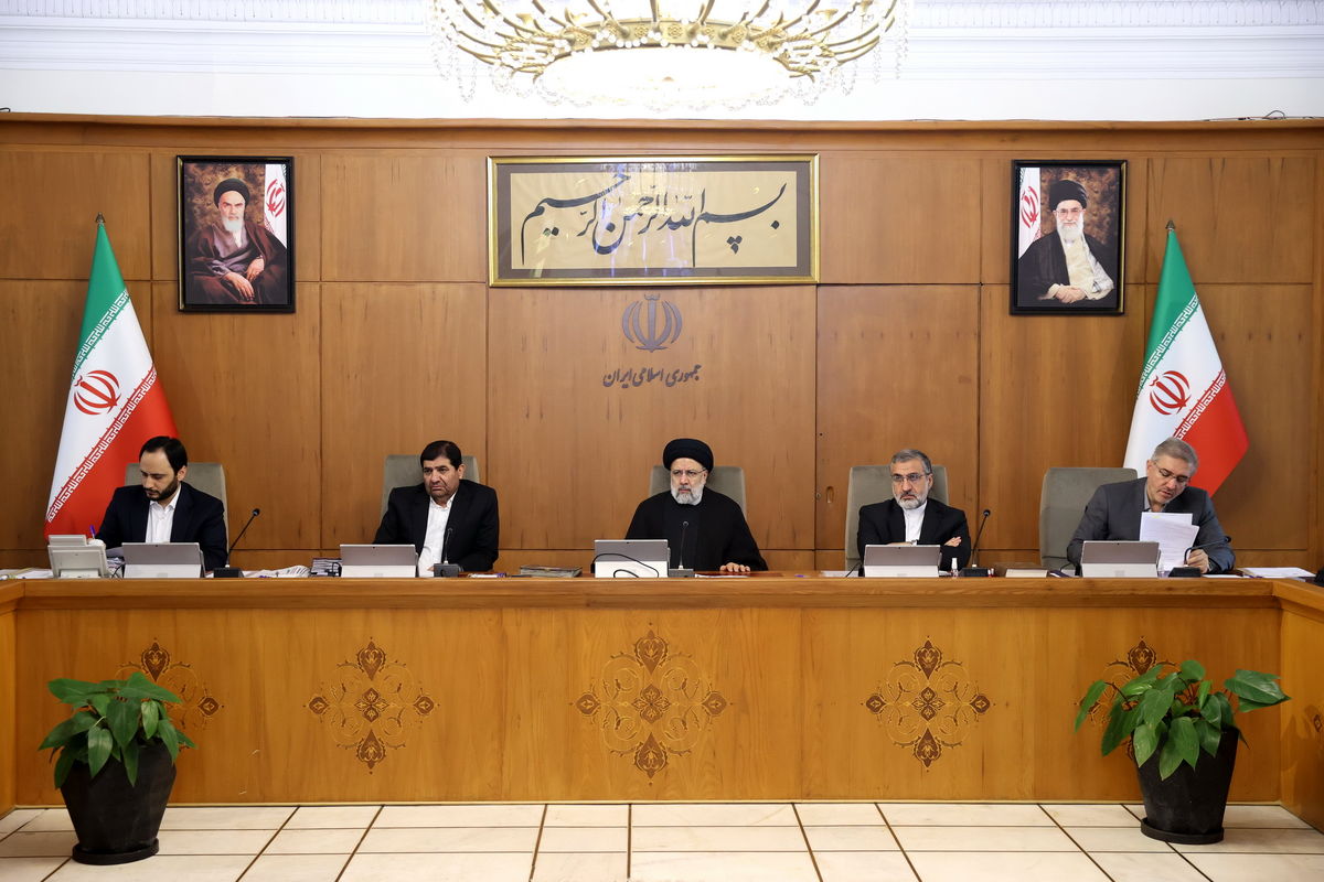 تأکید رئیس‌جمهور بر تداوم تلاش‌های هماهنگ همه دستگاه‌ها برای ادامه روند کاهشی تورم