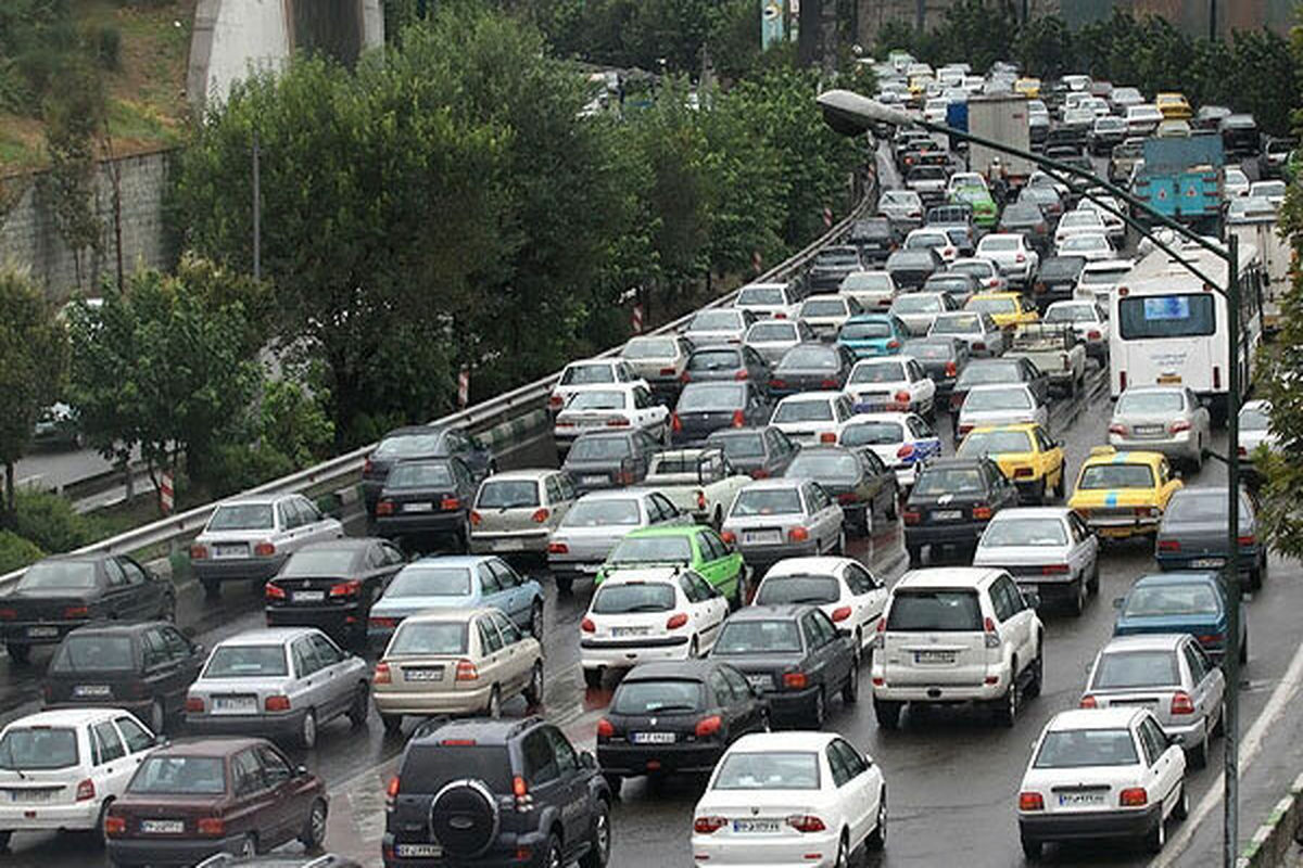 وضعیت ترافیک بزرگراه های تهران در روز جاری/ ترافیک در بزرگراه های همت و حکیم افزایش یافت
