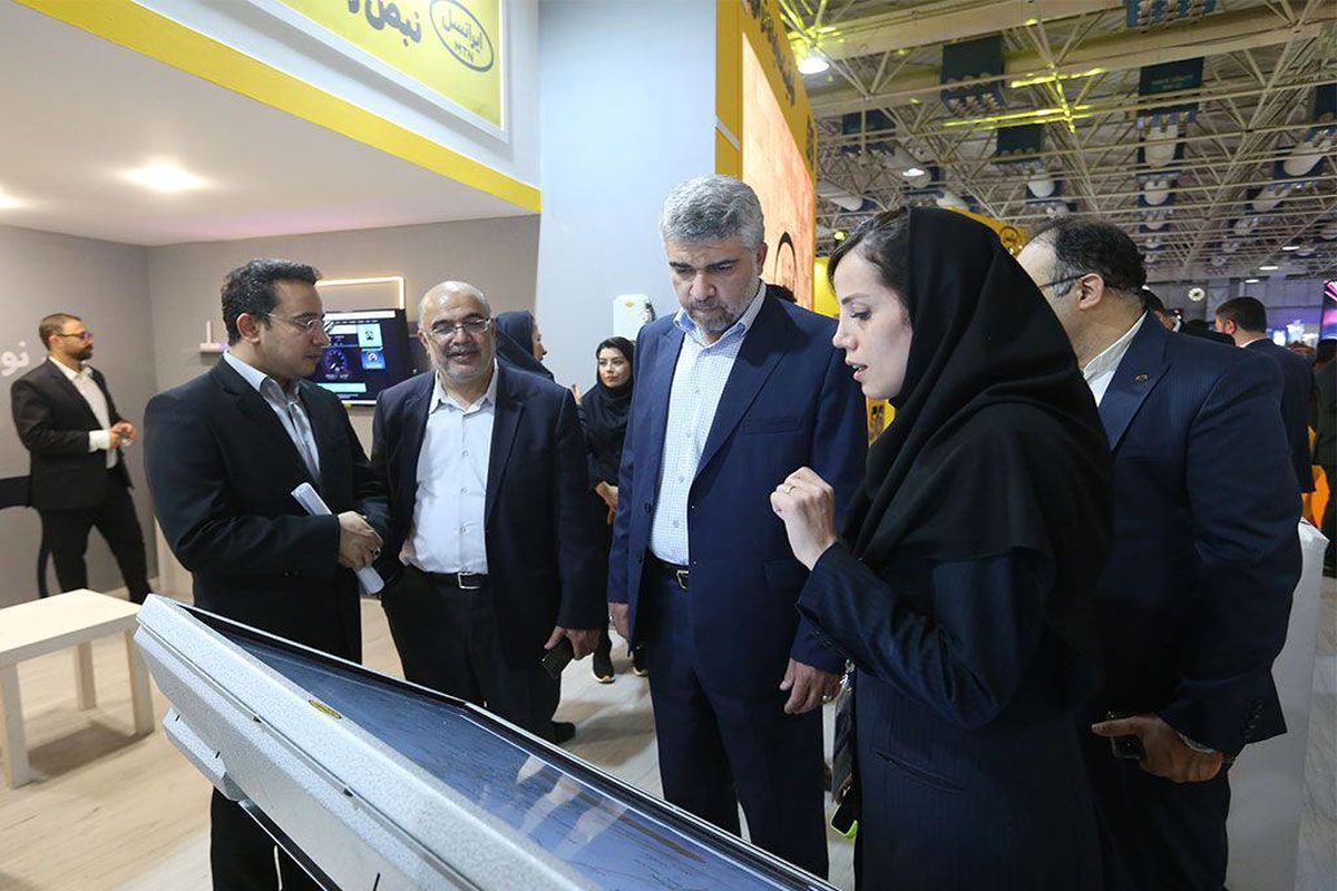 رئیس سازمان فناوری اطلاعات ایران از غرفه ایرانسل در الکامپ ۱۴۰۲ بازدید کرد