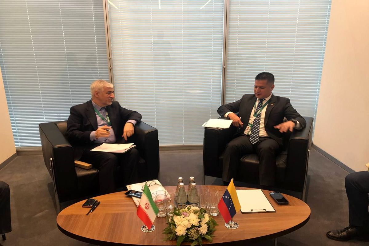 در دیدار سجادی با وزیر ورزش ونزوئلا مطرح شد: پیشنهاد و موافقت در برگزاری بازی دوستانه ایران- ونزوئلا