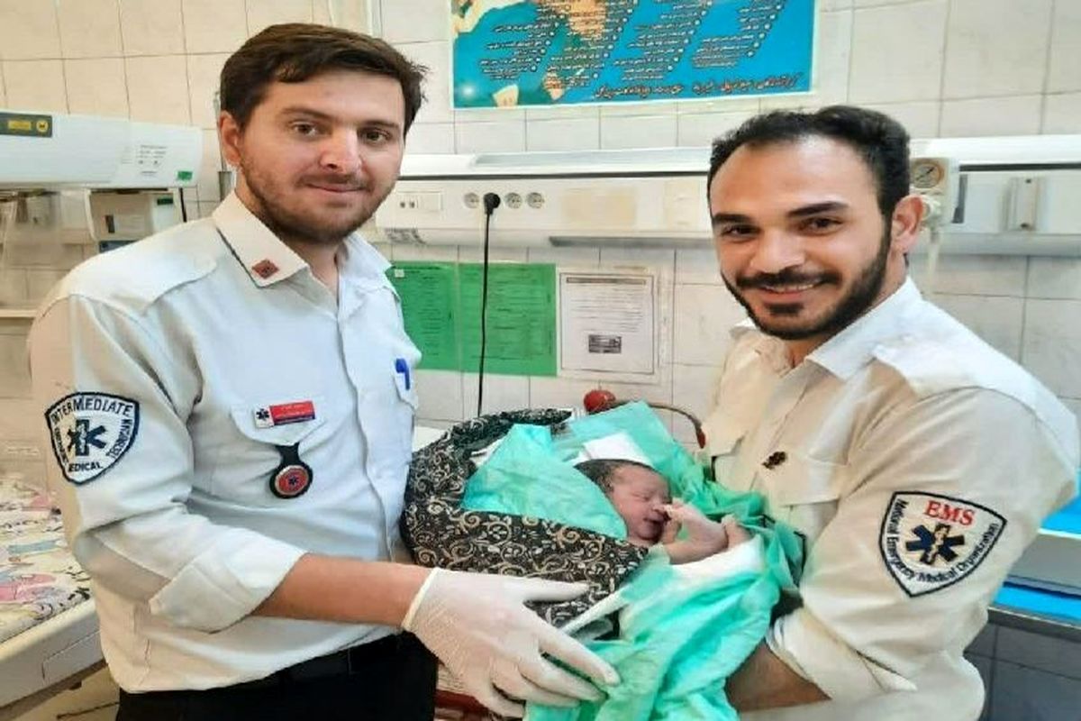 نوزادی در استان قزوین در آمبولانس بدنیا آمد