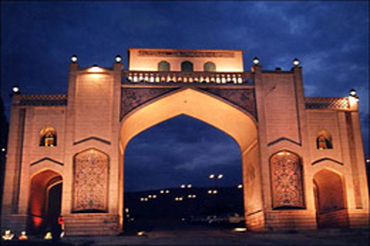 تردد در"دروازه قرآن" شیراز محدود شد
