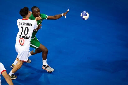 صعود تاریخی شیربچه های ایران زمین به مرحله یک هشتم نهایی هندبال نوجوانان جهان/ حریف آفریقایی هم حرفی برای گفتن نداشت