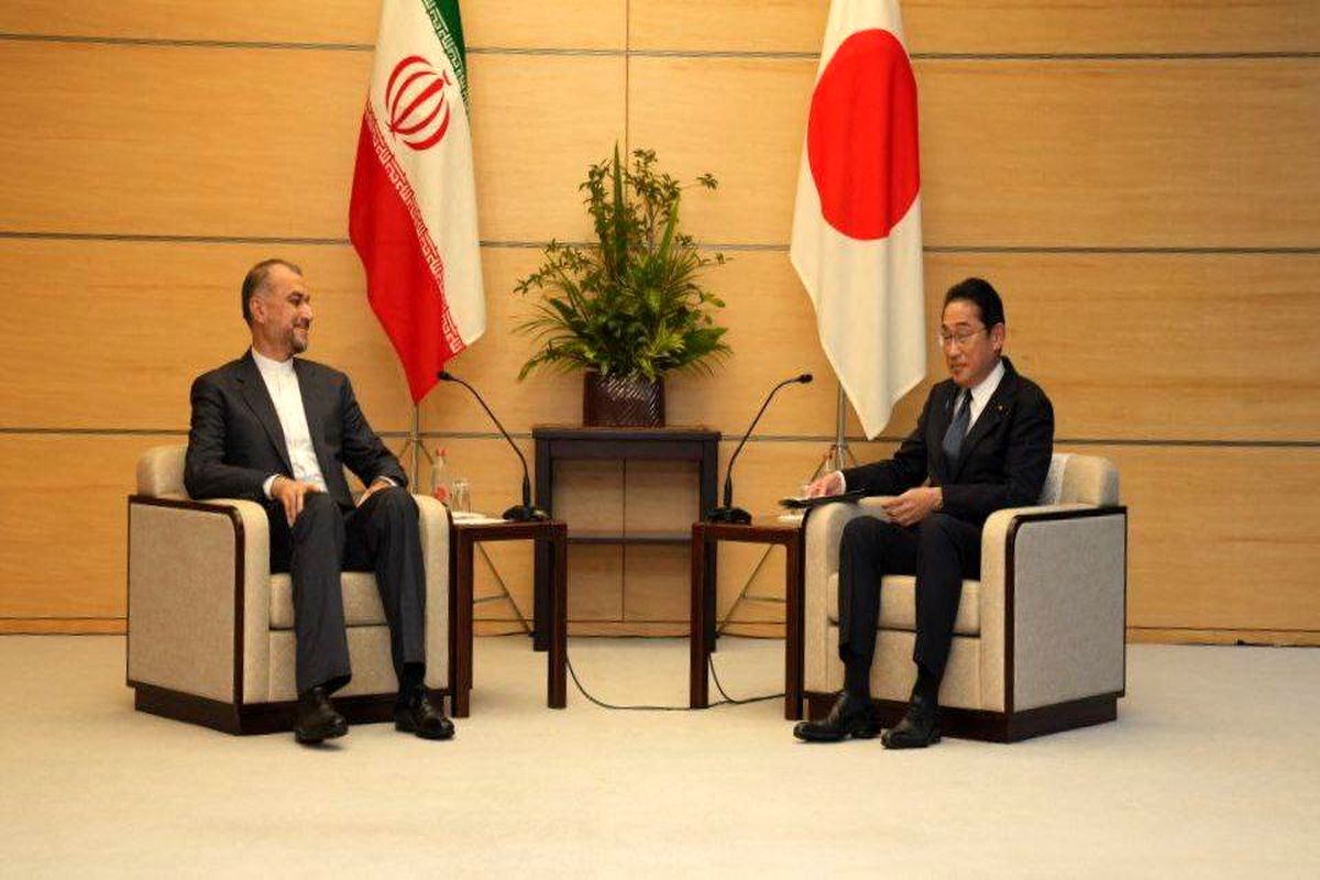دیدار و گفتگوی وزیر امور خارجه کشورمان با نخست وزیر ژاپن