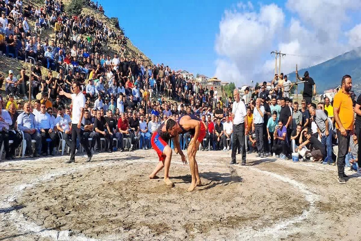 مسابقات کشتی لوچو در روستای کپ شهرستان نور برگزار شد