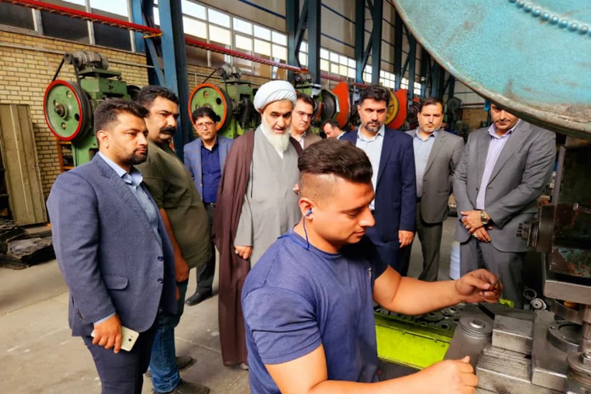 امام جمعه قزوین از سه واحد صنعتی و تولیدی در شهرک صنعتی لیا بازدید کرد
