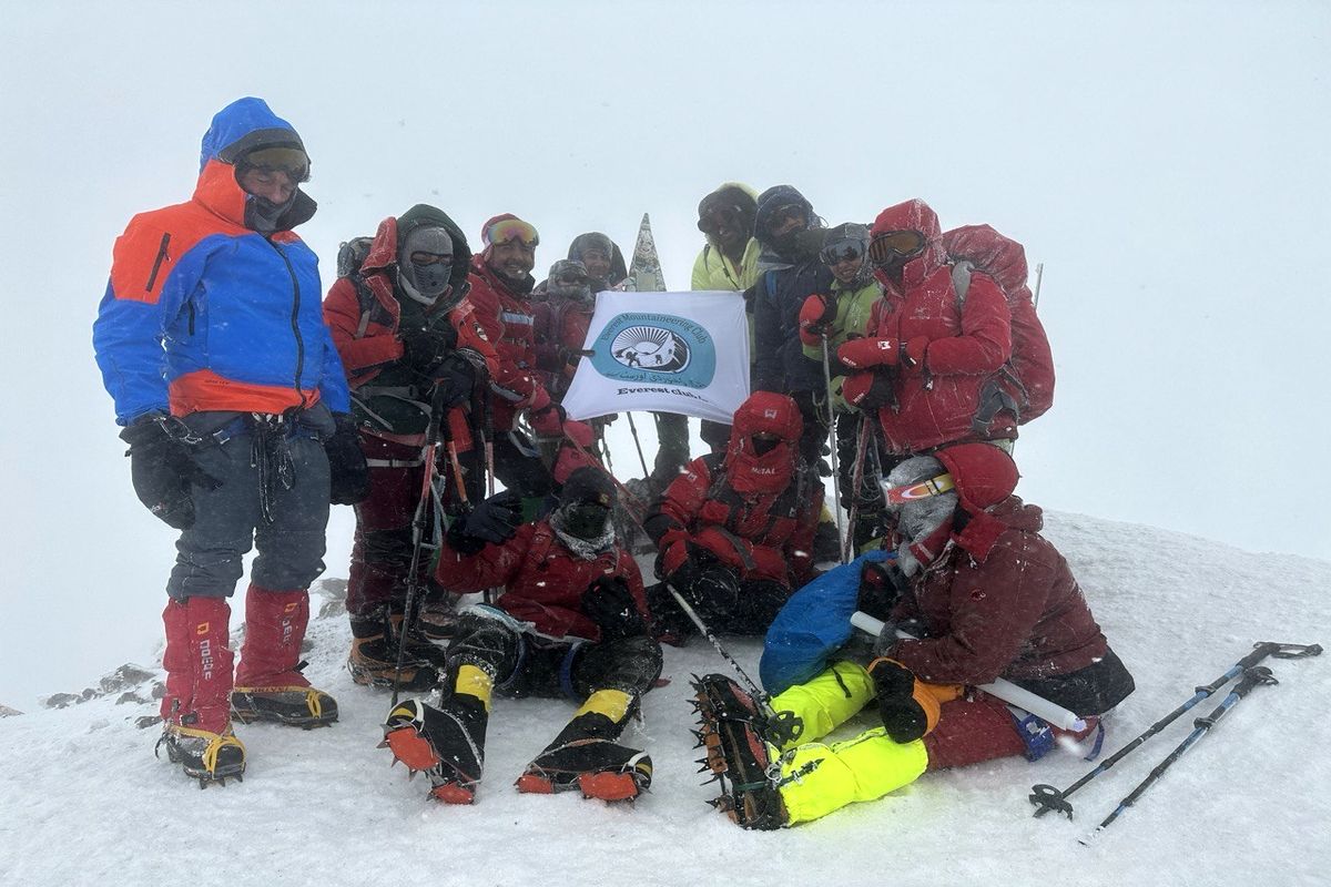 صعود تیم کوهنوردی اورست اصفهان به قله البروس روسیه «بام قاره اروپا»