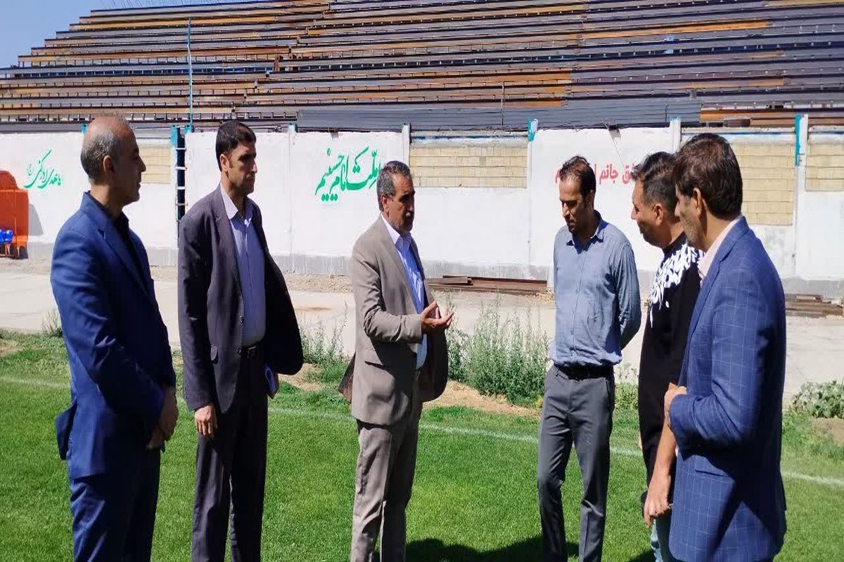 تاکید فرماندار دلفان بر لزوم تسریع در تکمیل پروژه سکوی تماشاگران چمن فوتبال نور آباد