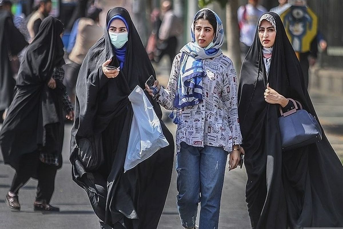 صفت حیا و غیرت در جامعه با موفقیت حمله به حجاب کمرنگ می شود