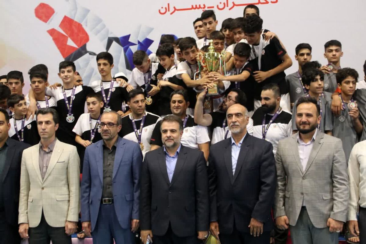 اختتامیه مسابقات لیگ نونهالان منطقه یک کشور در زنجان برگزار شد
