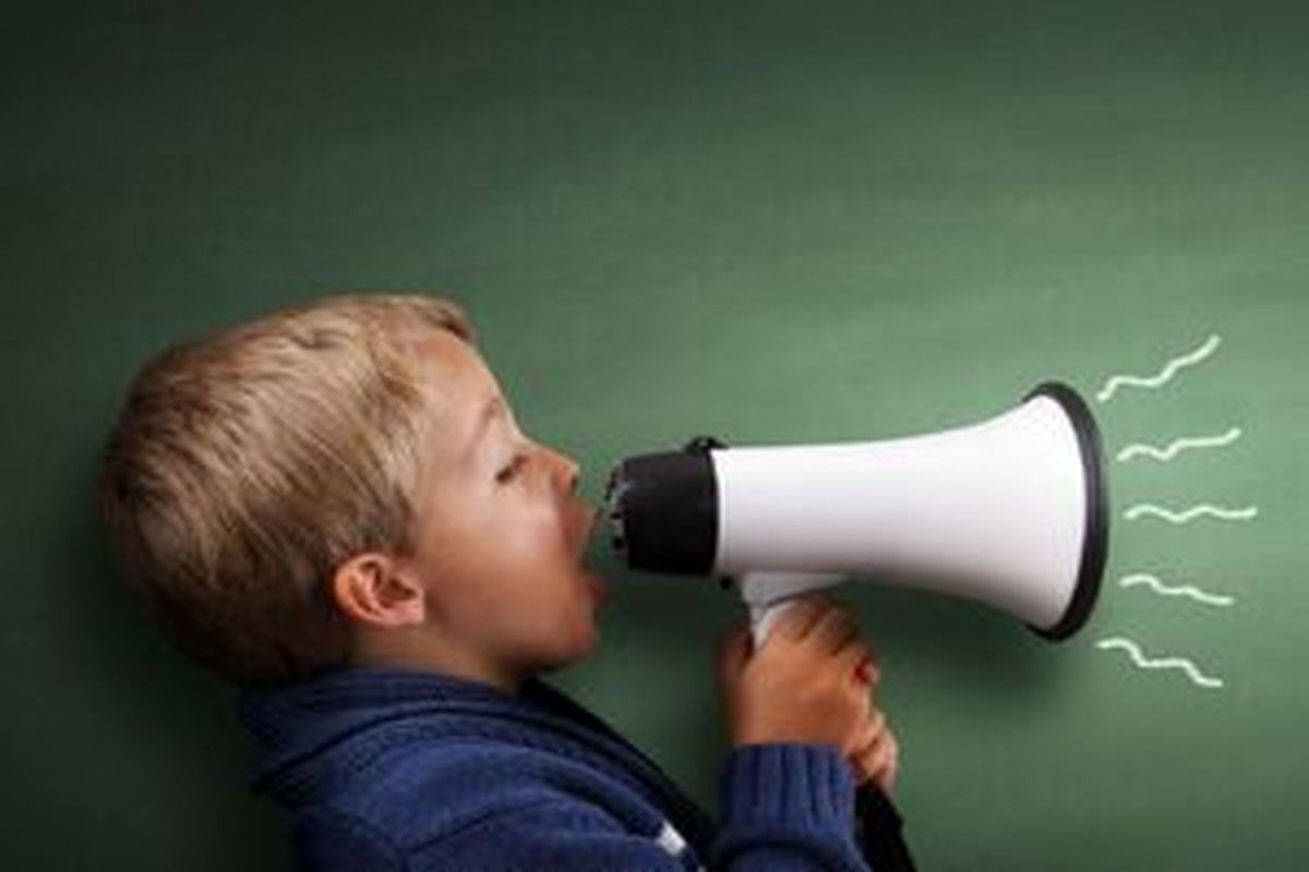 علت زیاد حرف زدن و پر حرفی بچه‌ها چیست؟