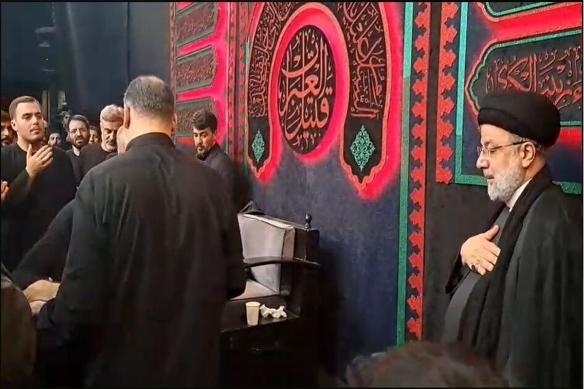 حضور رئیسی در عزاداری روز تاسوعا در مسجد ارگ