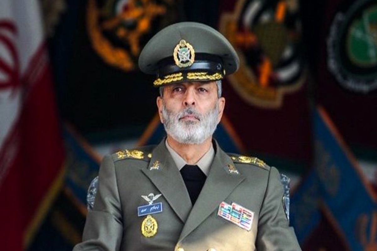 سرلشکر موسوی: اولویت ارتش تربیت فرماندهان و مدیران انقلابی و شایسته است