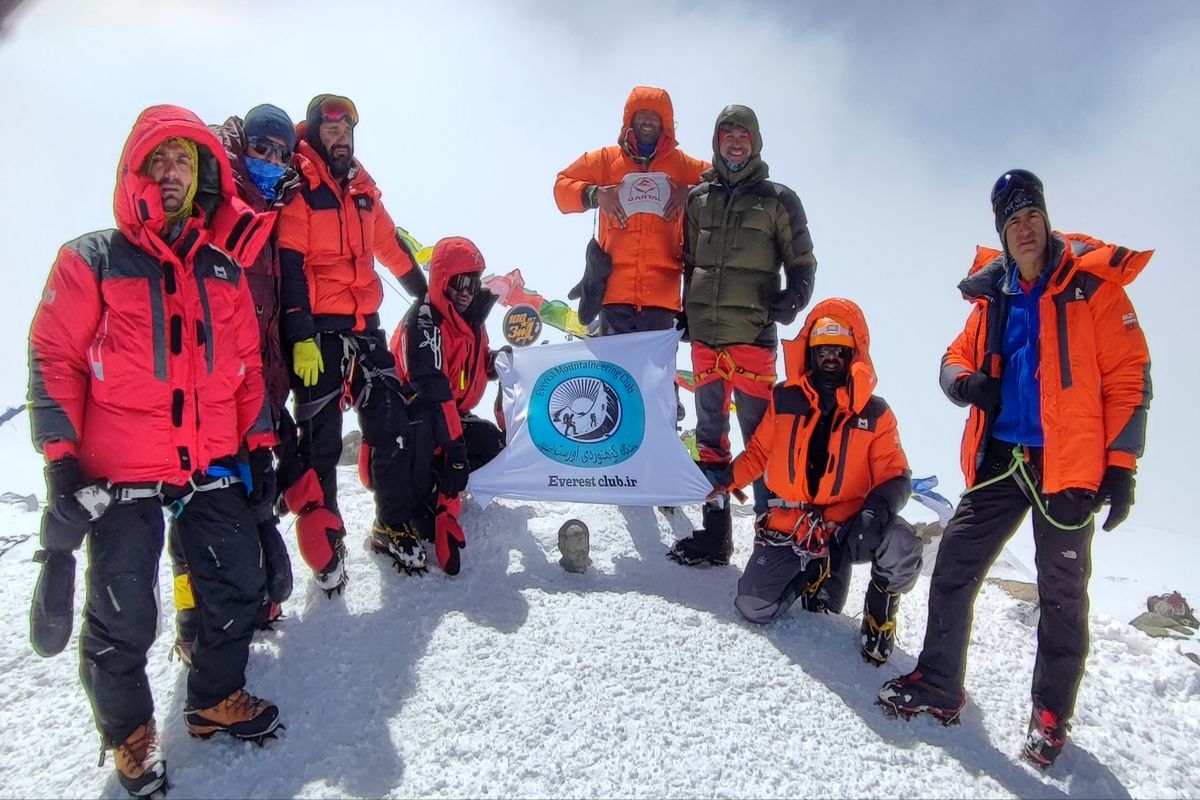 فاتح اورست، به قله لنین قرقیزستان رسید