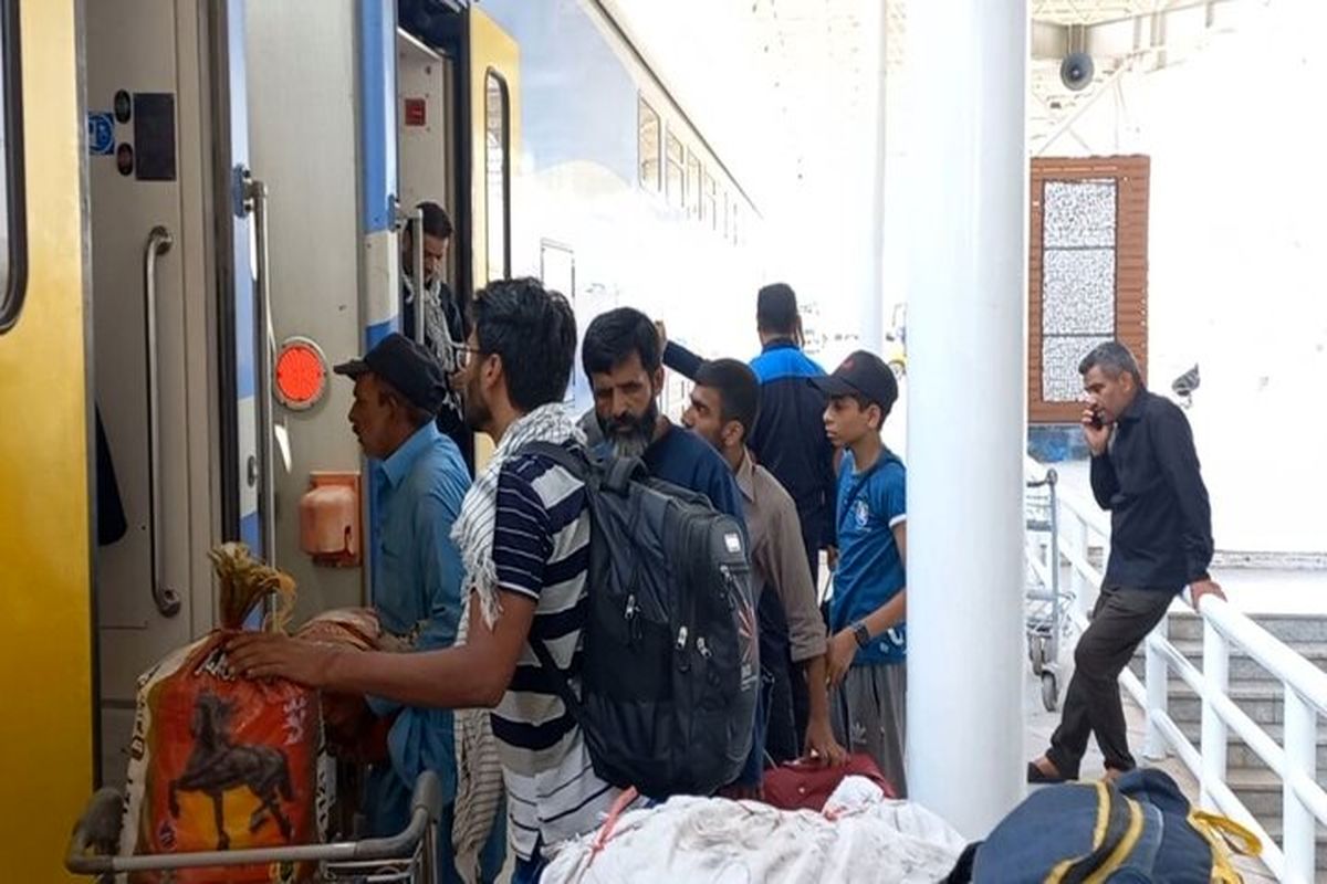 یک رام قطار زائران پاکستانی به کرمان اعزام شد