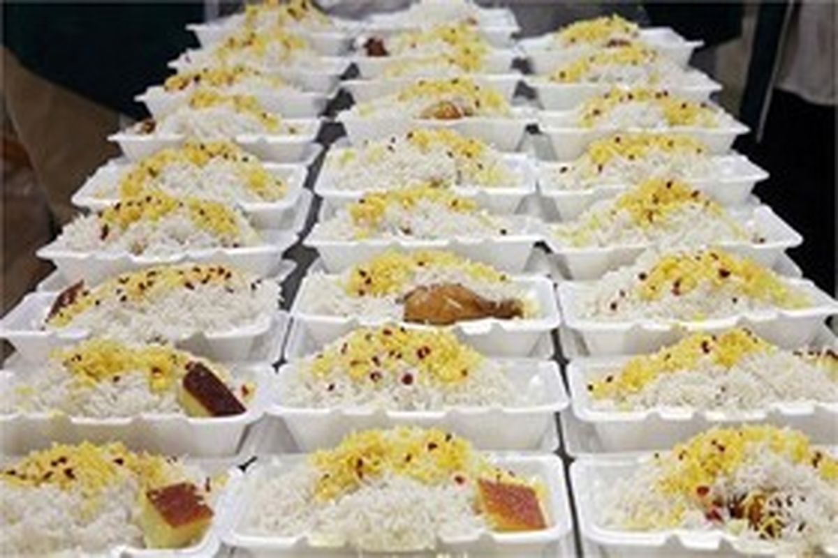 توزیع روزانه ۱۵ هزار غذا بین زوار توسط حج و زیارت استان