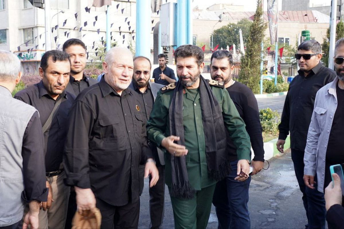 حضور سرلشکر صفوی و سردار حسن‌زاده در راهپیمایی جاماندگان اربعین در تهران