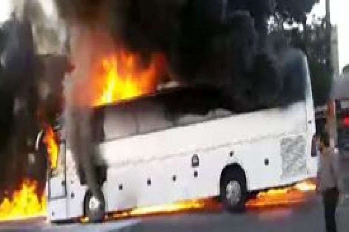 آتش سوزی اتوبوس عقاب اسکانیا در مسیر همدان کرمانشاه