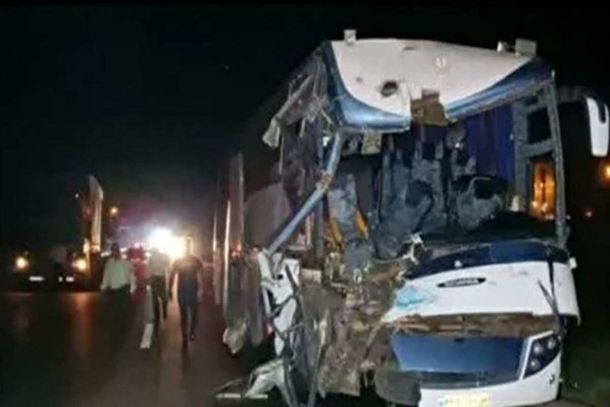 ۵ کشته در برخورد اتوبوس با ۸ خودرو در محور سوادکوه
