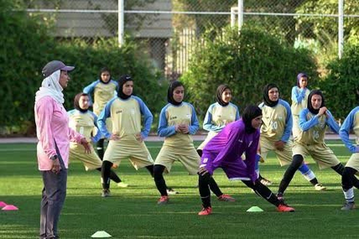 شش دختر فوتبالیست قزوینی در اردوی تیم ملی