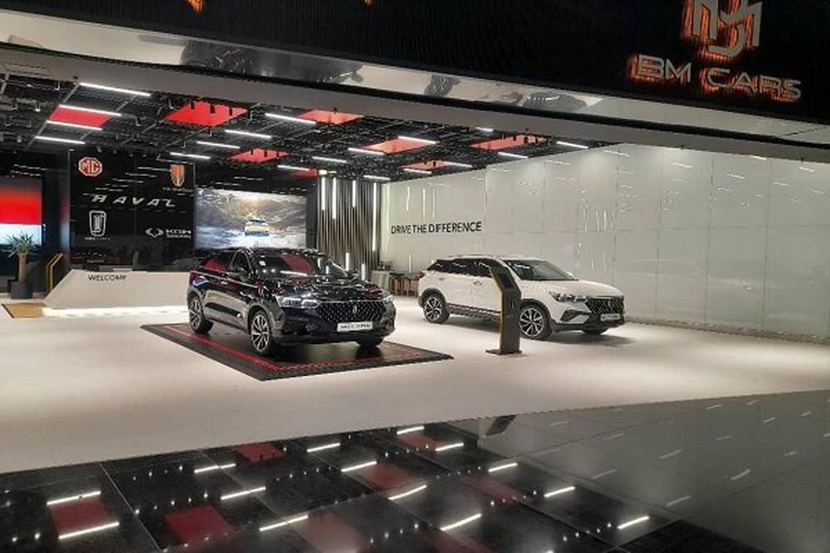 هفته گذشته نمایشگاه خودرو BM CARS در ایران مال با معرفی خودرو بستیون T۷۷ افتتاح شد
