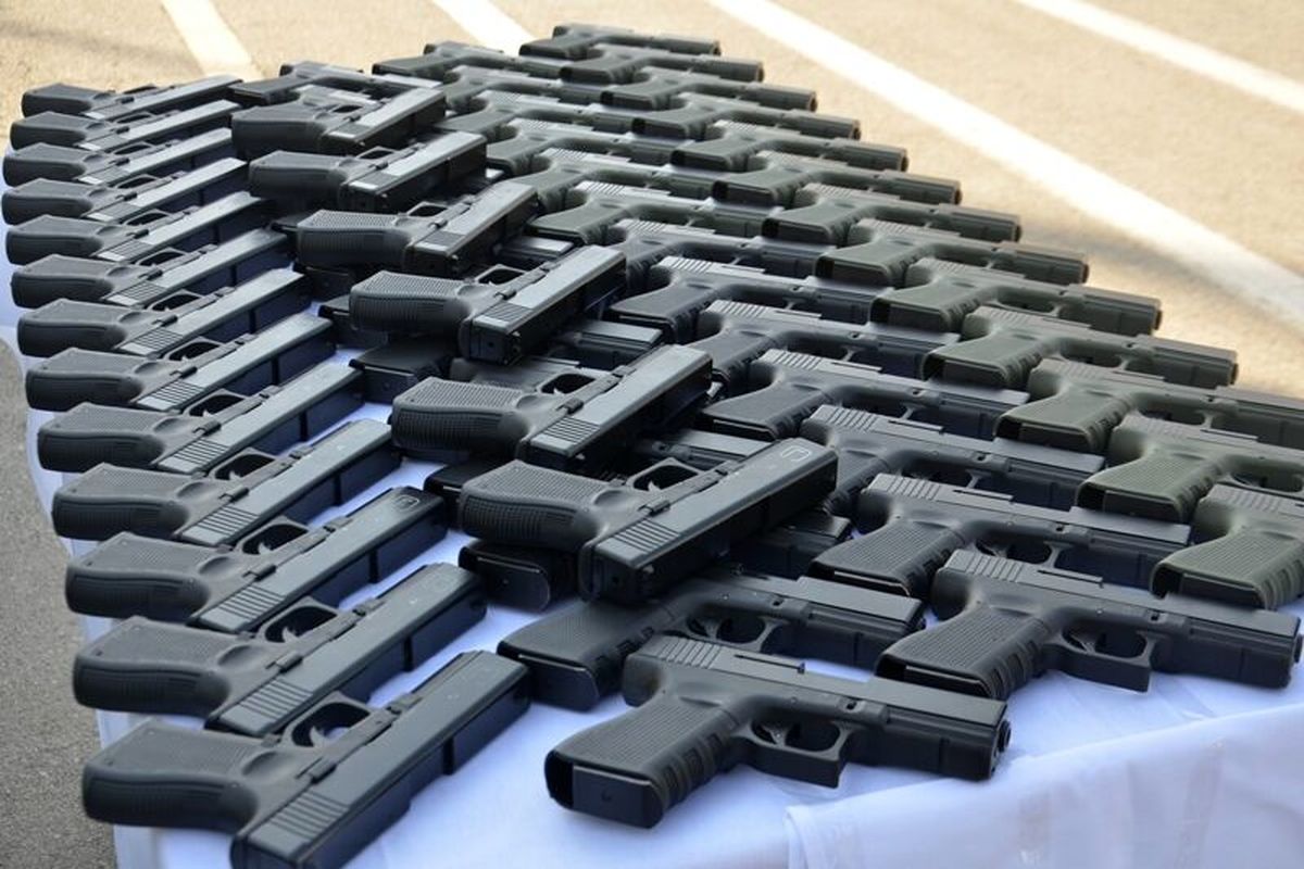 تحویل داوطلبانه ۹۰ قبضه سلاح غیرمجاز در رودبار جنوب