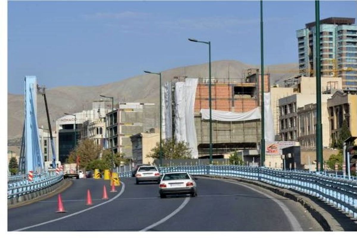 زیباسازی پل پارک وی، به عنوان اولین پل های احداثی تهران آغاز شد