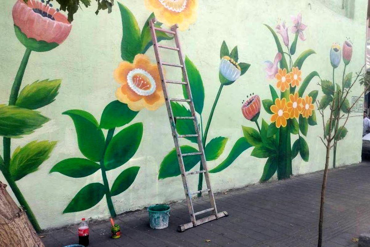 اجرای بیش از ۱۴۰۰ متر مربع زیباسازی دیوار های خیابان دماوند