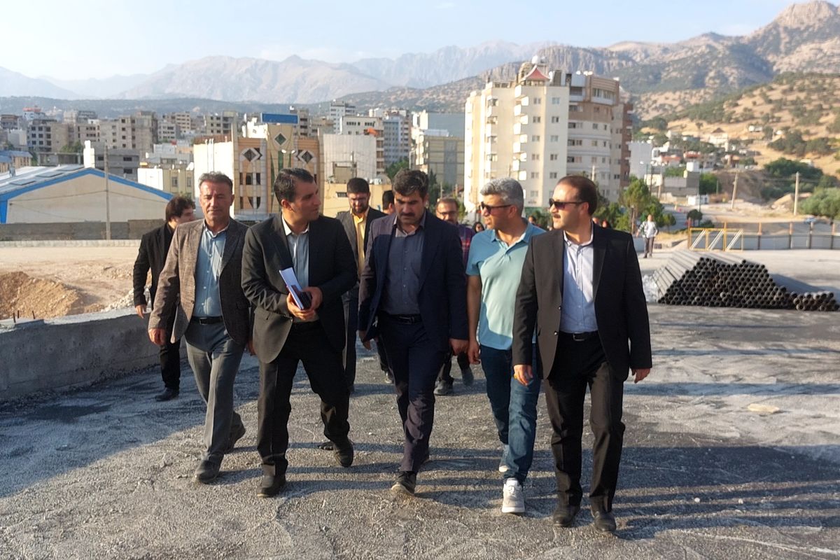 بازدید سرپرست شهرداری یاسوج و خبرنگاران از پروژه های عمرانی/ساماندهی پارک های محله ای/تقاطع های غیر همسطح در دست بررسی