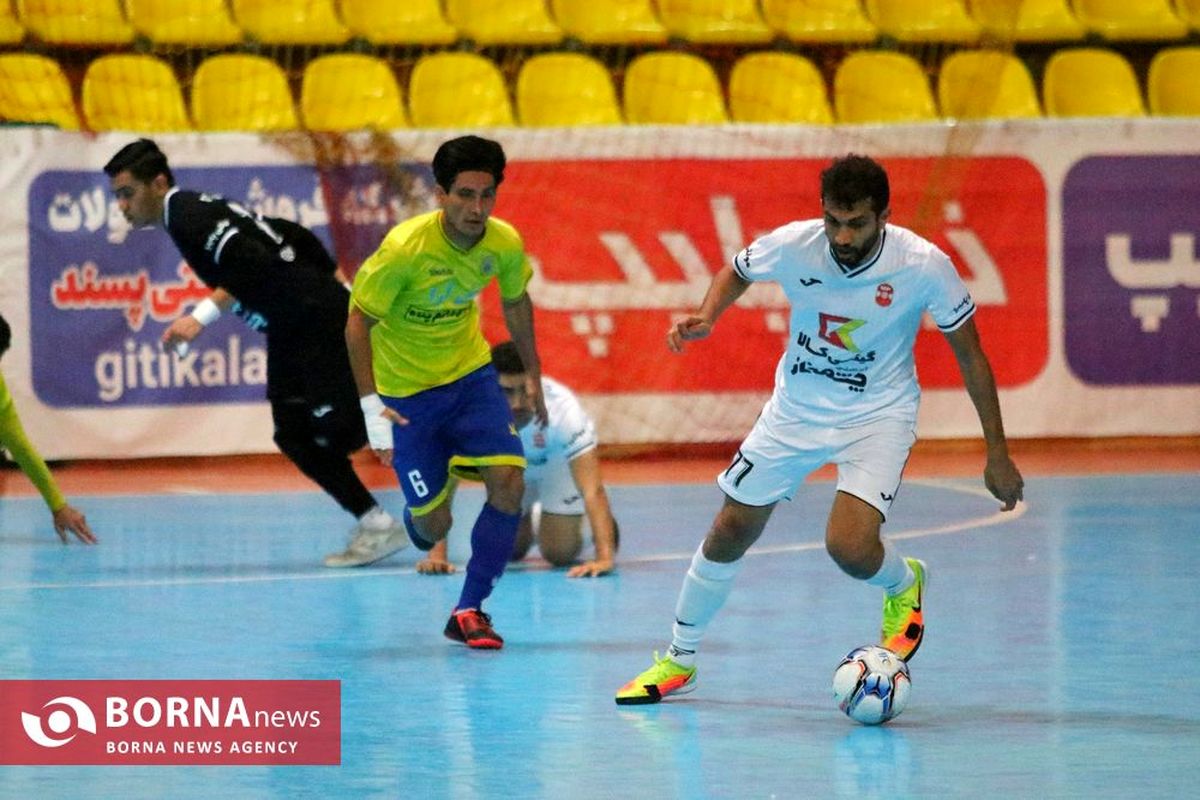 برگزاری دوره مربیگری فوتبال و فوتسال در استان‌های مختلف کشور