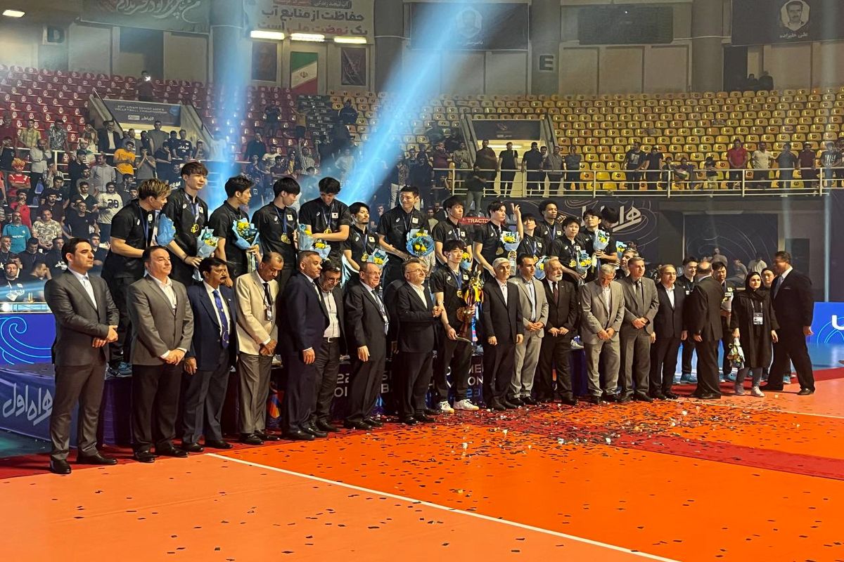 جام قهرمانی رقابت‌های والیبال آسیا اهدا شد