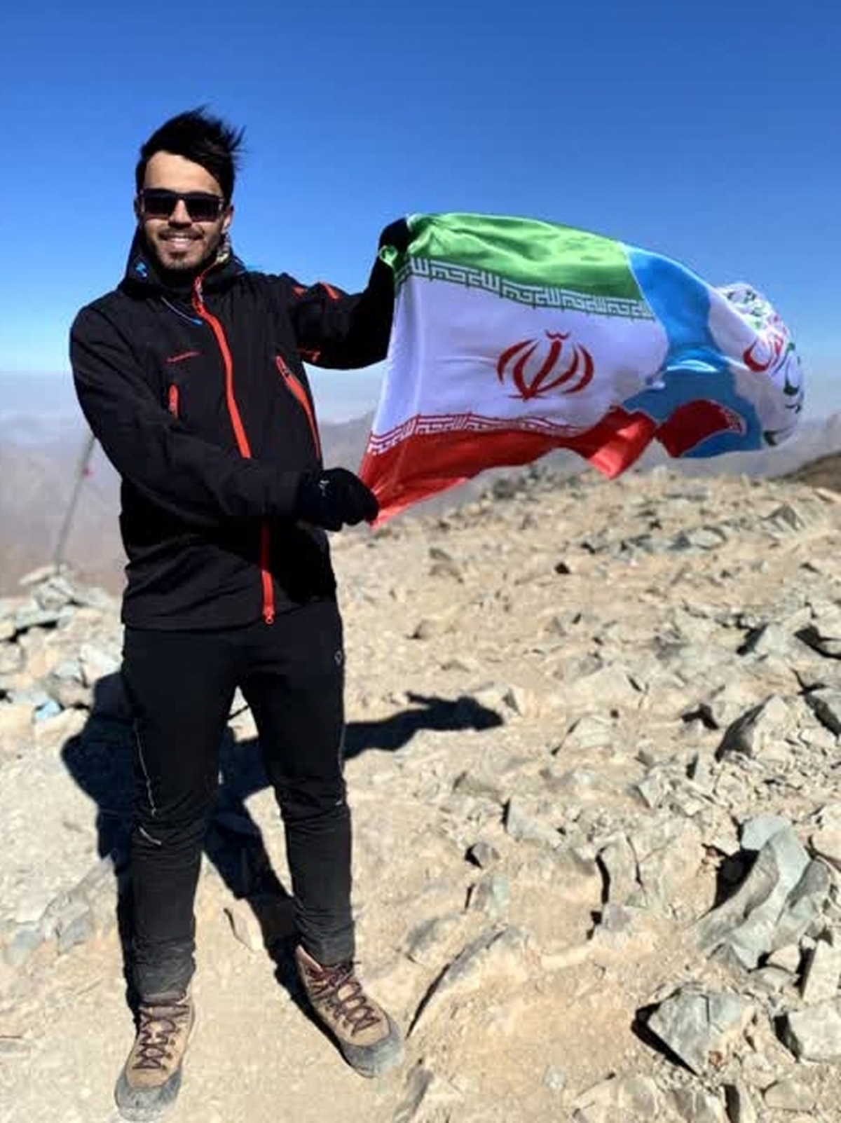 صعود کوهنورد منطقه آزاد اروند به قلهخلنو تهران