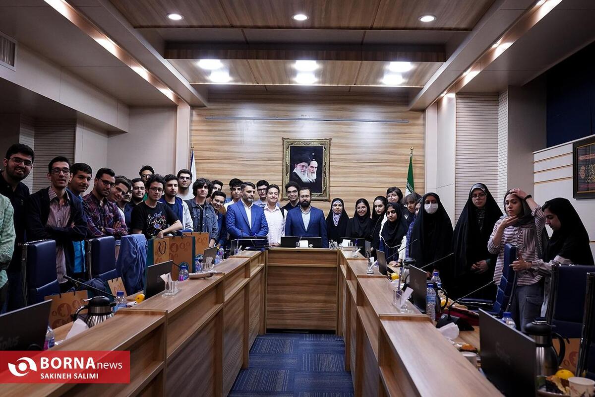 دیدار قائم مقام بنیاد نخبگان با نفرات برتر کنکور