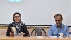 دبیر سیاقی استادی بی‌نظیر بود که نامش بر قله ادبیات ایران می‌درخشد