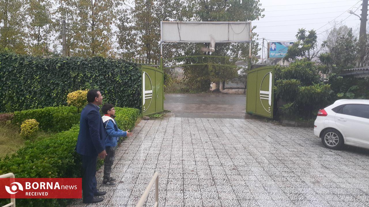 رهاسازی یک بهله پرنده شکاری بعد از تیمار و درمان به آغوش طبیعت رهاسازی یک بهله پرنده شکاری بعد از تیمار و درمان به آغوش طبیعت