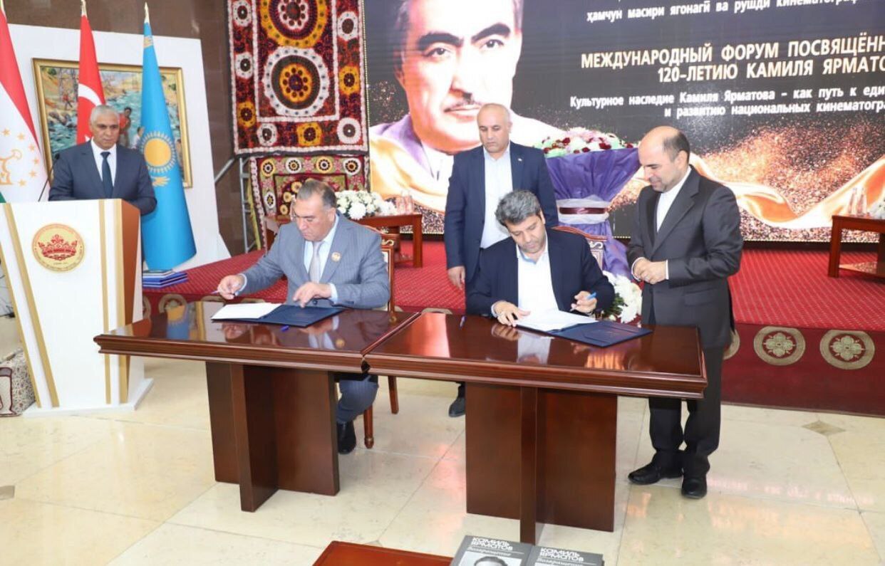 امضای تفاهمنامه همکاری سینمایی بین تاجیکستان و ایران امضای تفاهمنامه همکاری سینمایی بین تاجیکستان و ایران