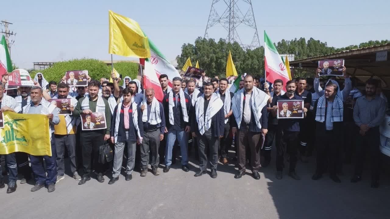 راهپیمایی کارکنان شرکت فولاد اکسین در محکومیت جنایت های وحشیانه رژیم اشغالگر قدس در غزه