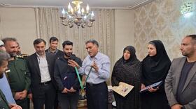 دو ورزشکار قزوینی مدال های جهانی و آسیایی خود را به خانواده شهید اهدا کردند